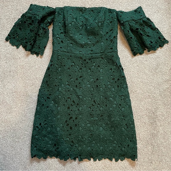 CLUB MONACO CHRISTMAS DRESS SIZE 0 - Picture 4 of 7